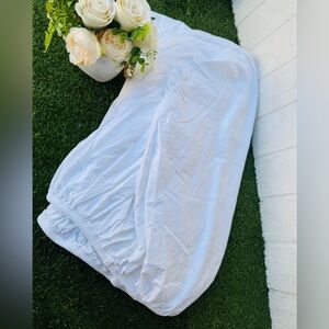 Boll & branch 
Signature Organic Cotton fitted sheet size Q Queen ge to used